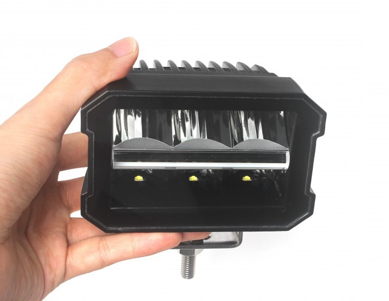 Fernlicht - Scheinwerfer + Positionslicht LED 12-24V.