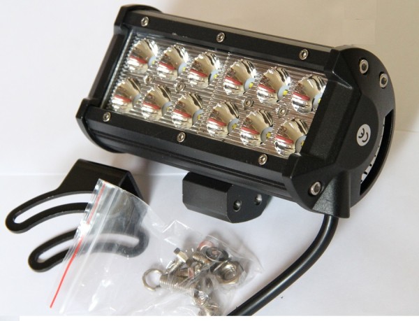 Arbeitsscheinwerfer LED 12x3W/36W 1400 Lumen