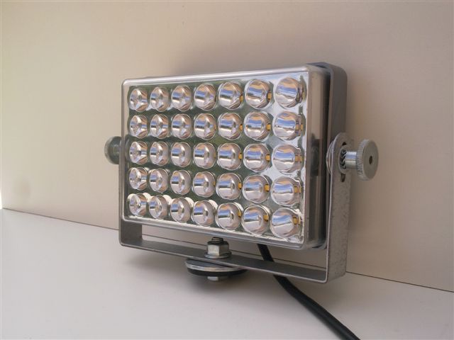 LED Arbeitsscheinwerfer für 12-30V - 6000 Lumen